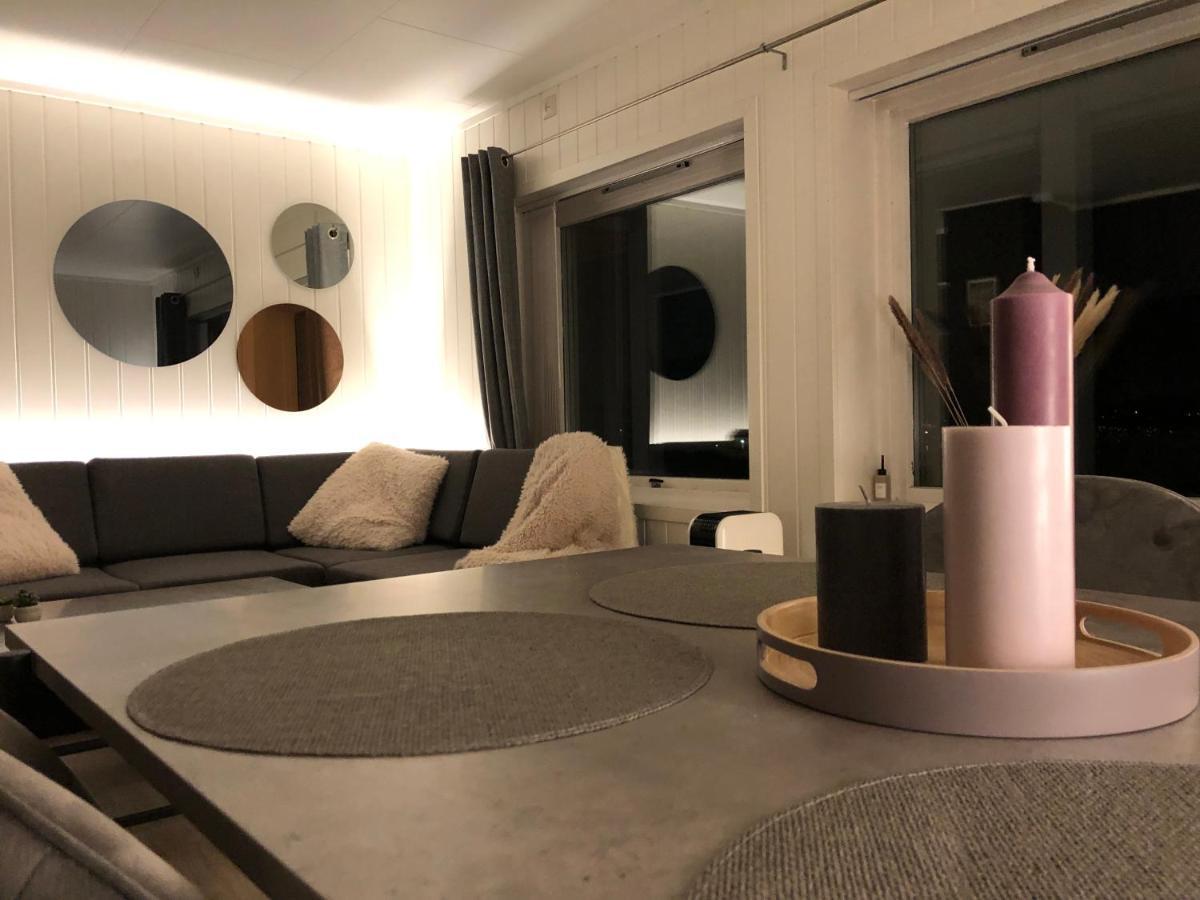 Moderne Og Trivelig Leilighet, Med Unik Utsikt Tromsø Exteriér fotografie