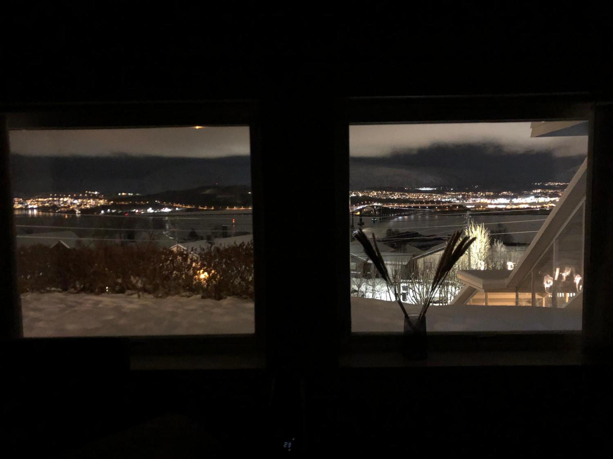 Moderne Og Trivelig Leilighet, Med Unik Utsikt Tromsø Exteriér fotografie